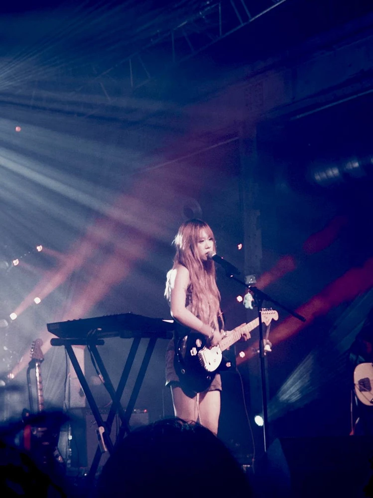 GIF tso los ntawm jed