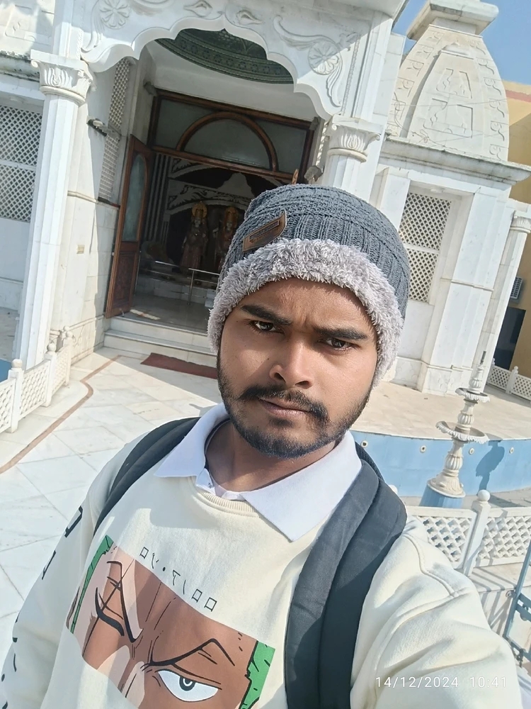 I-upload ni Shreyash Maurya ang larawan