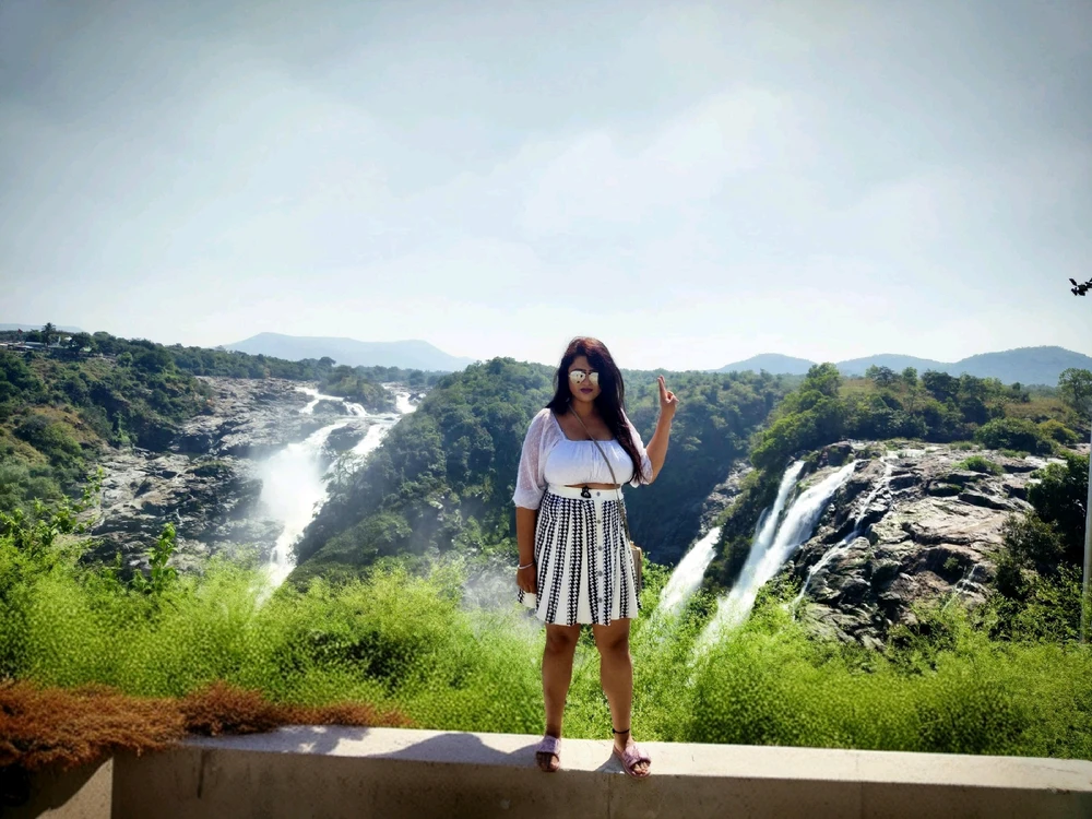GIF na in-upload ni Amy