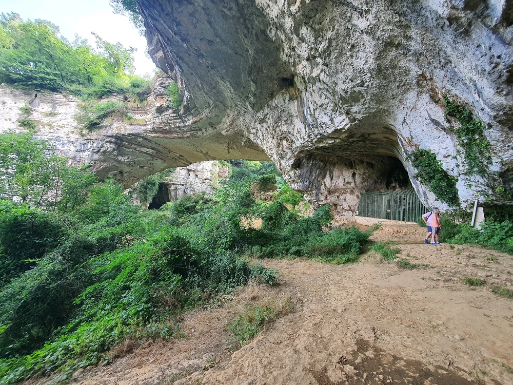 Ponte di veja e caverna del neanderthal