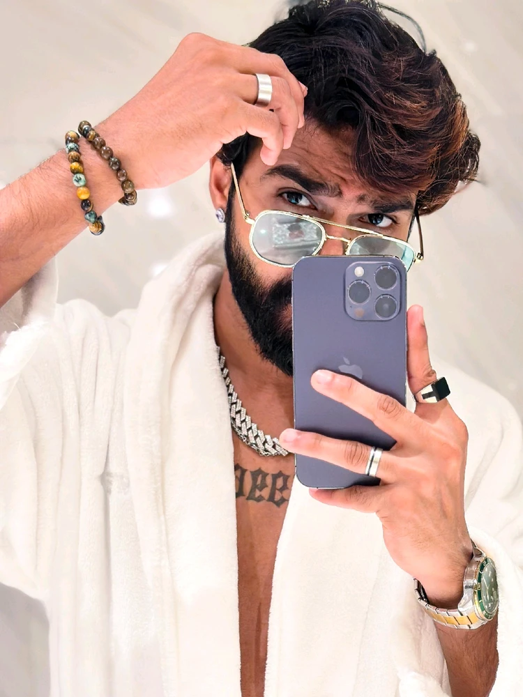 GIF tso los ntawm Sheikh Rizz