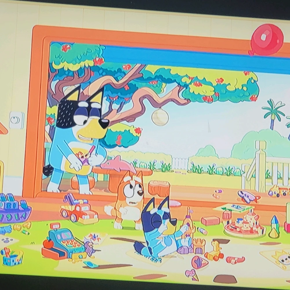 Bluey and pizza 😋