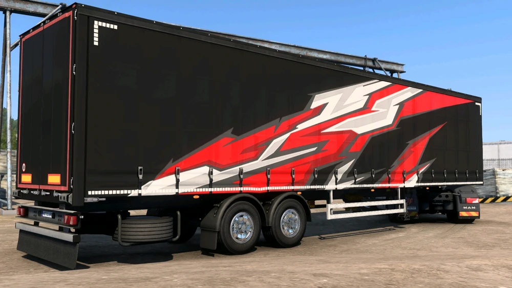 С прицепчиком и сзади.