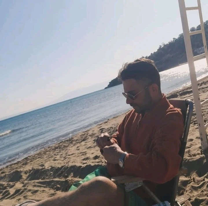 Thebosnak tarafından yüklenen GIF