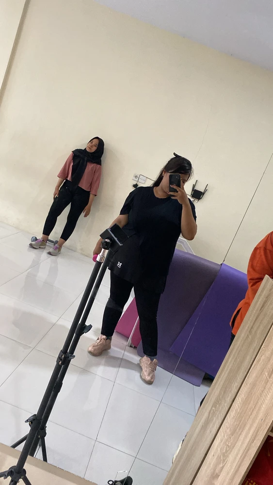 GIF diunggah oleh C I A 😉