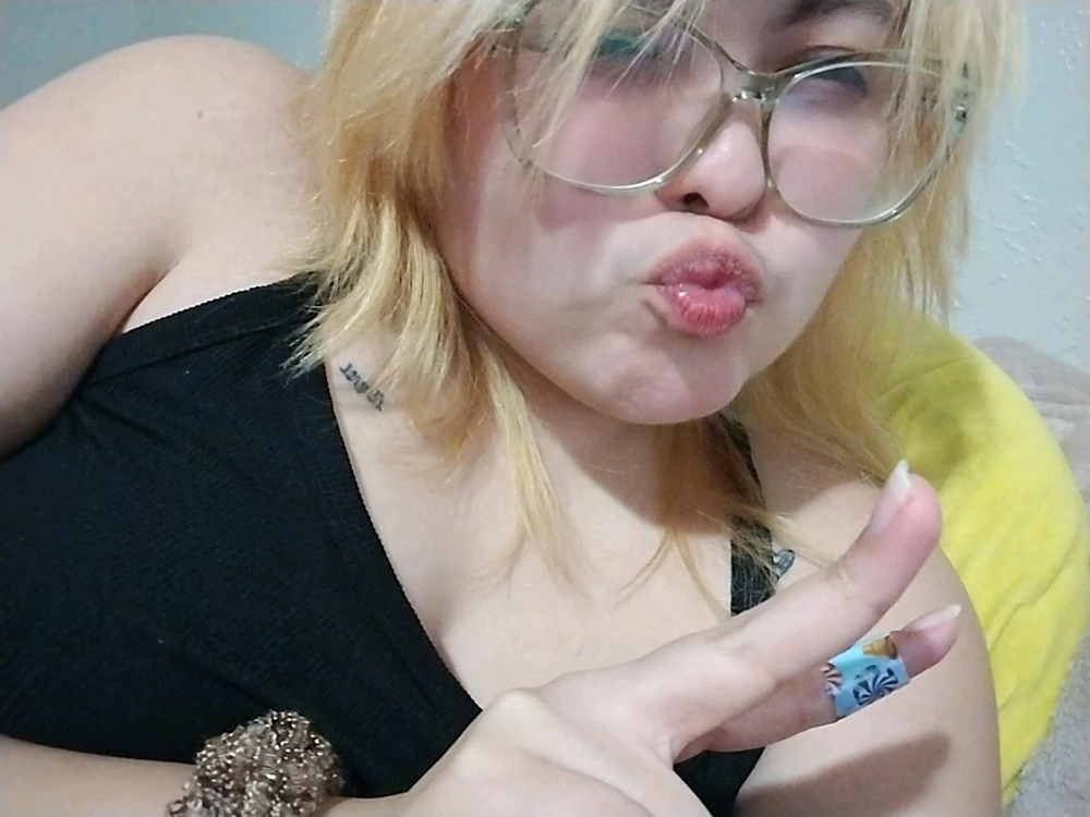 GIF uploaded by Brisa