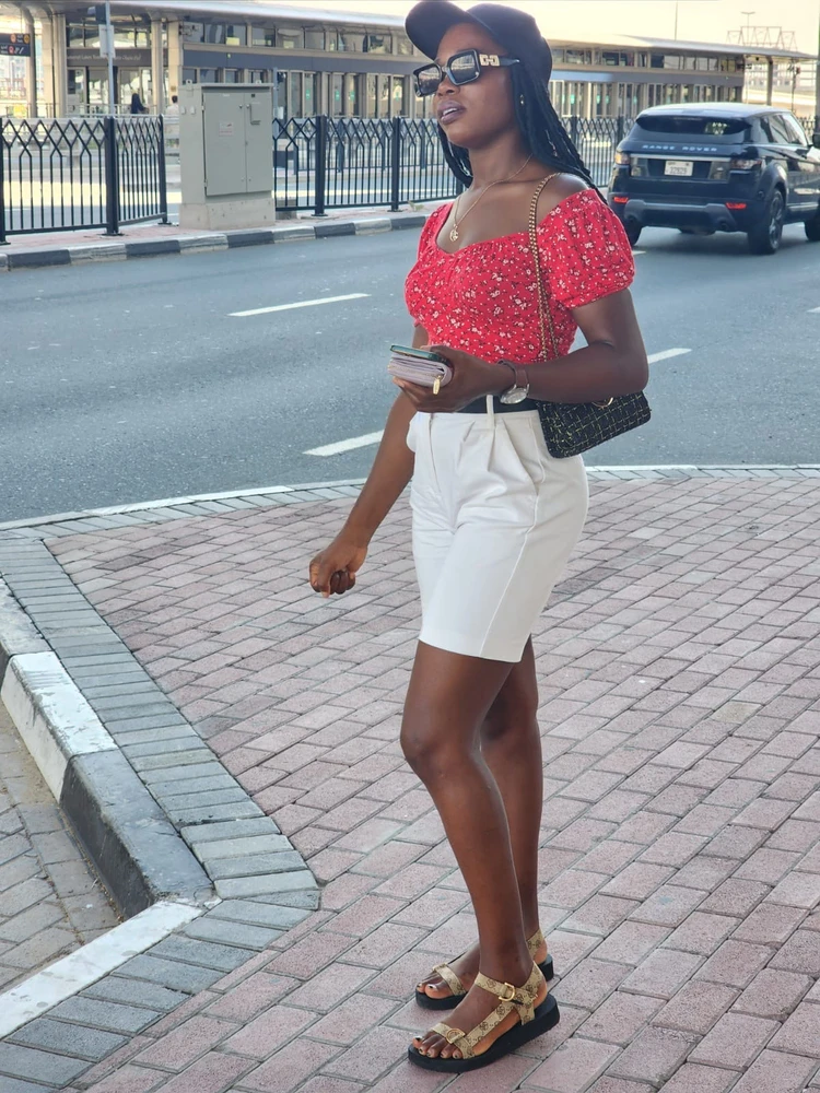 I don’t wana be single in this new year 2025 l need a soul mate someone clean ,organized and talker than me 🥰🥰