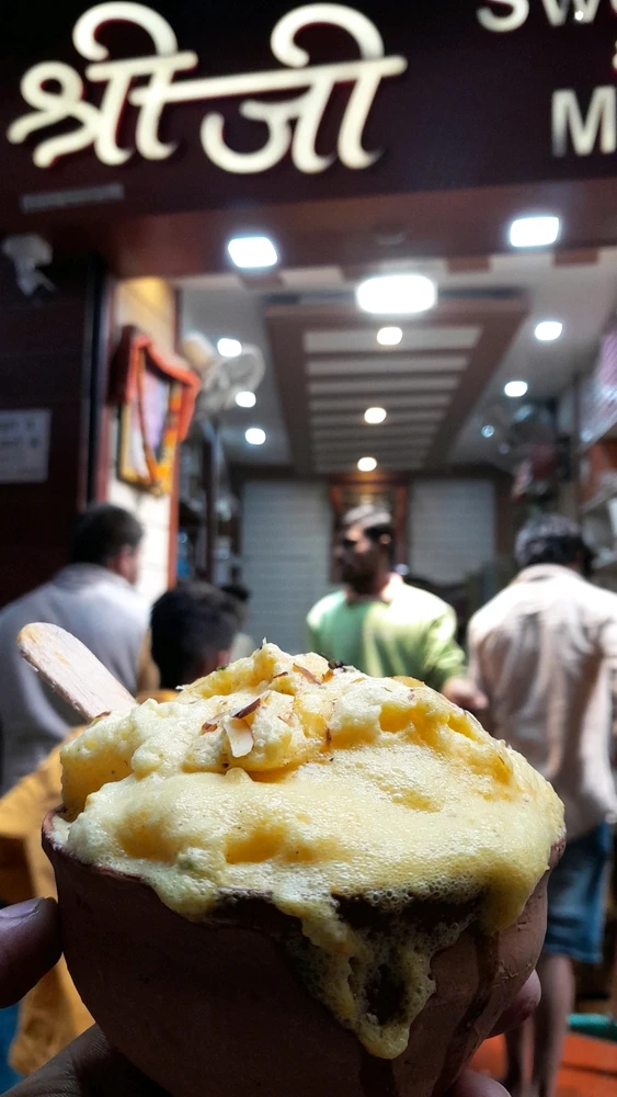 Gi-upload ni Deepayan Chakraborty ang hulagway