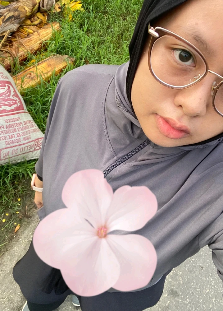 GIF uploaded by Vina