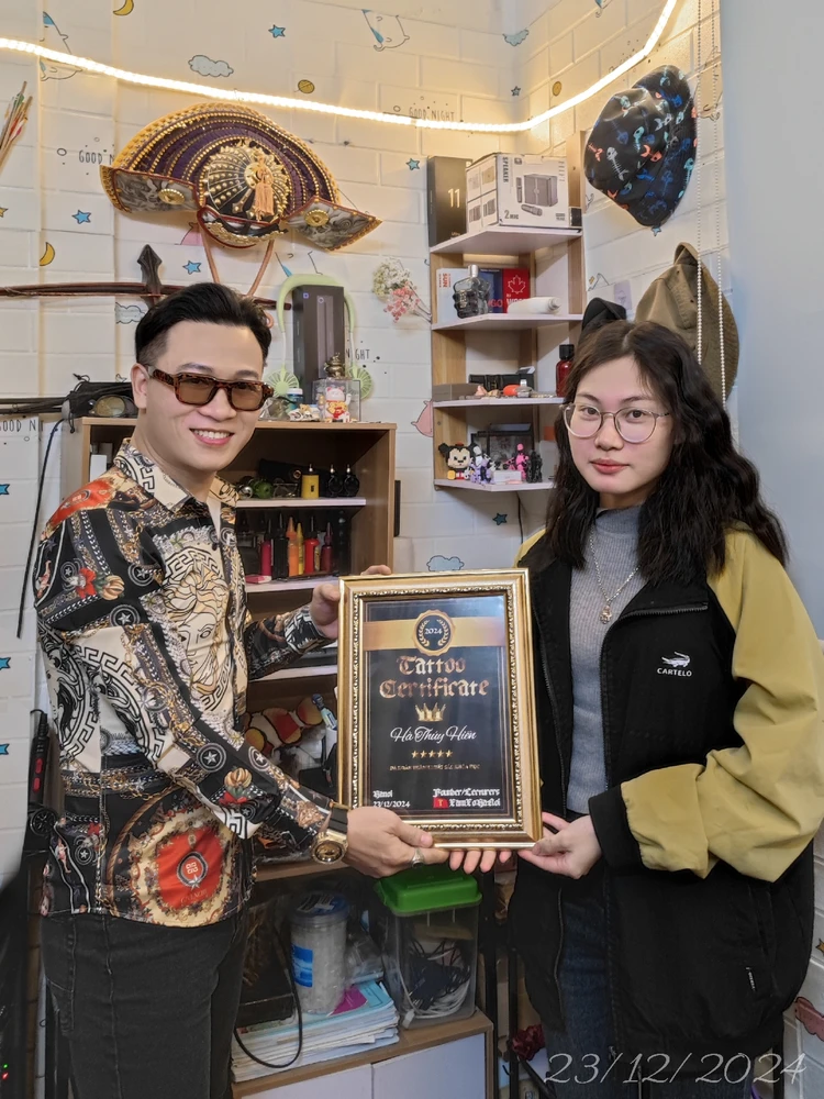 GIF được Tùng tải lên