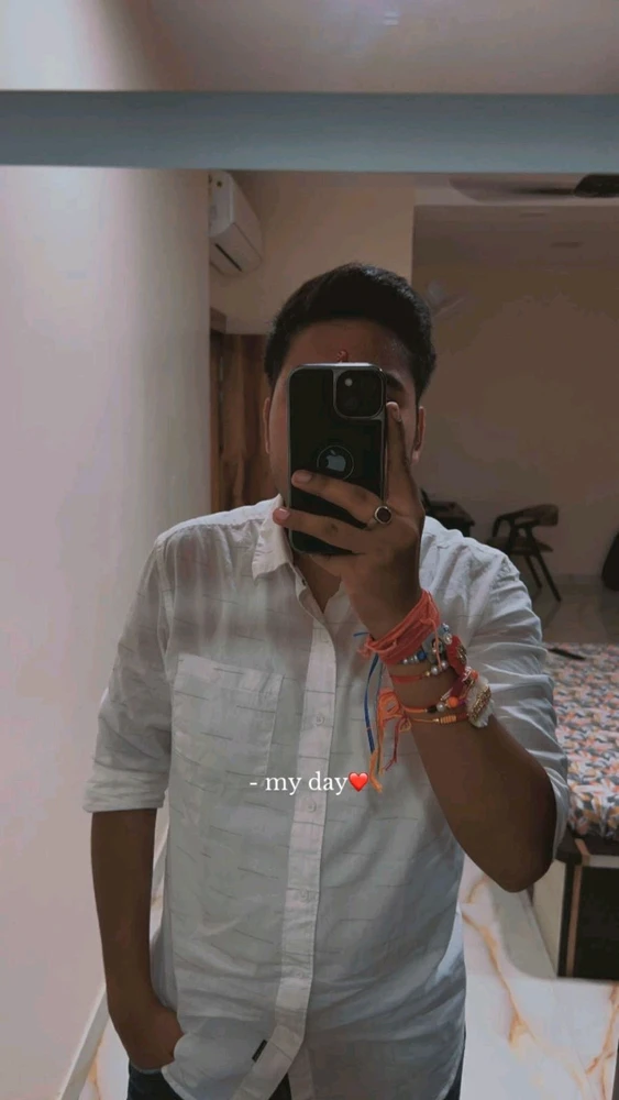GIF na in-upload ni Ayush