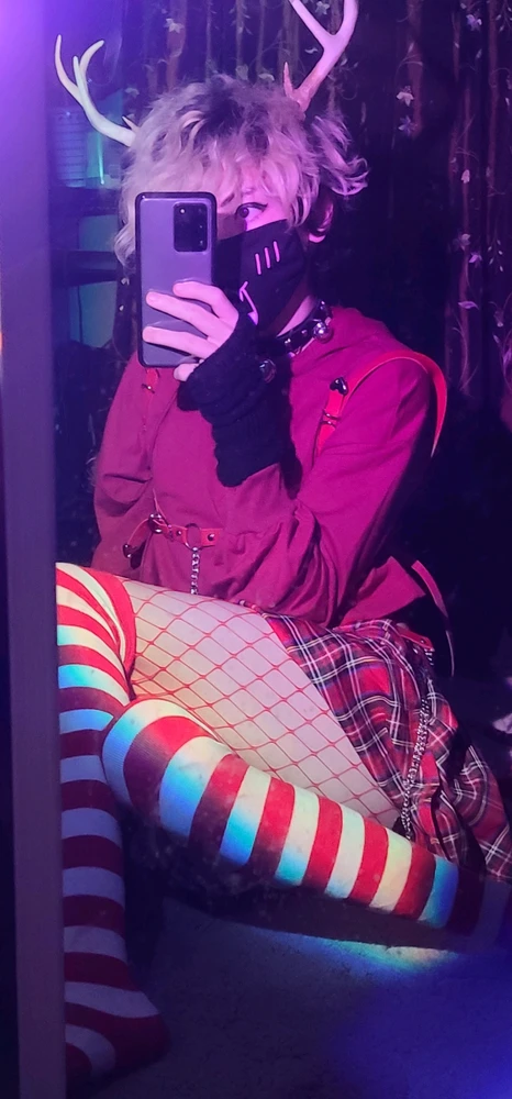 GIF na in-upload ni Mikey <3