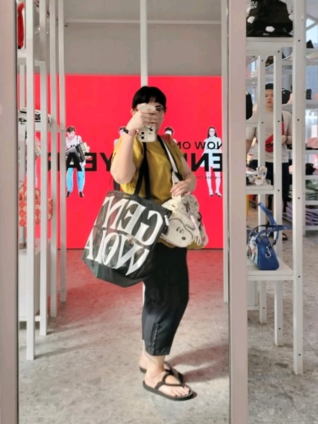 GIF uploaded by Dian Hahaha