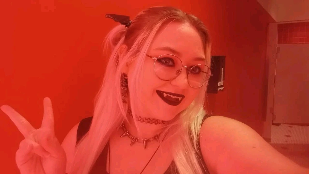 GIF uploaded by Anna