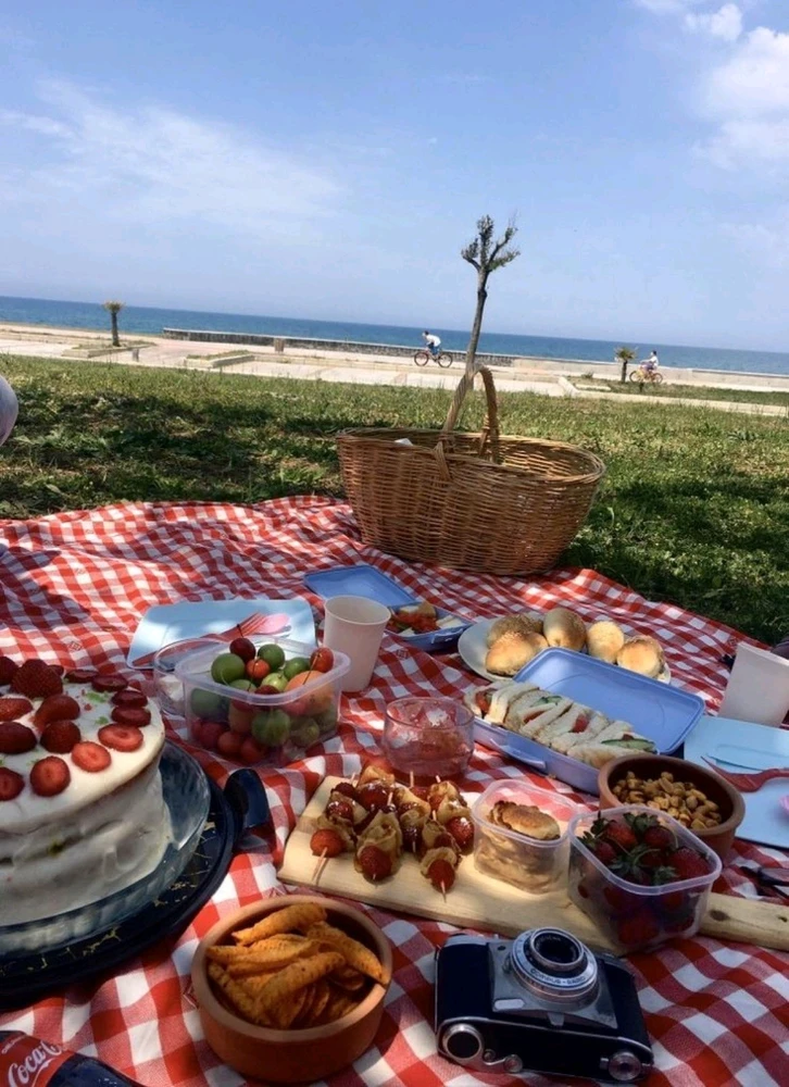 GIF uploaded by レディ・チャーリー