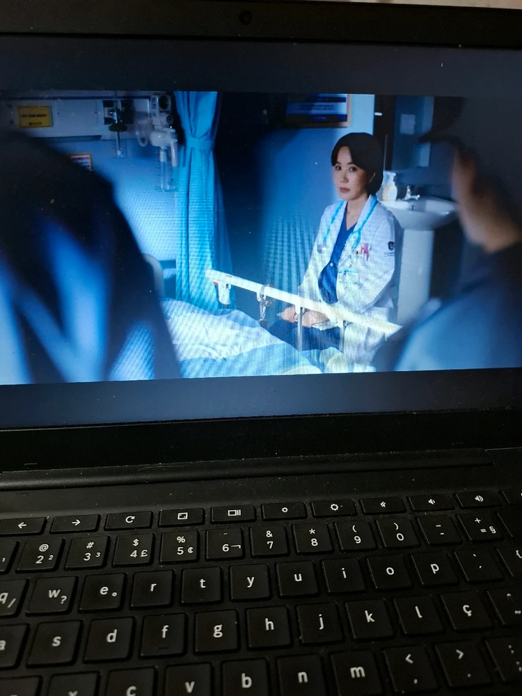 Watching a kdrama to end The night.
Dr. Cha.