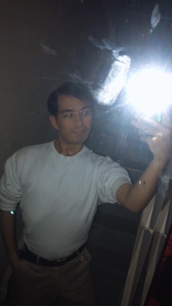 I-upload ni Marco Rodriguez-Hernandez ang larawan