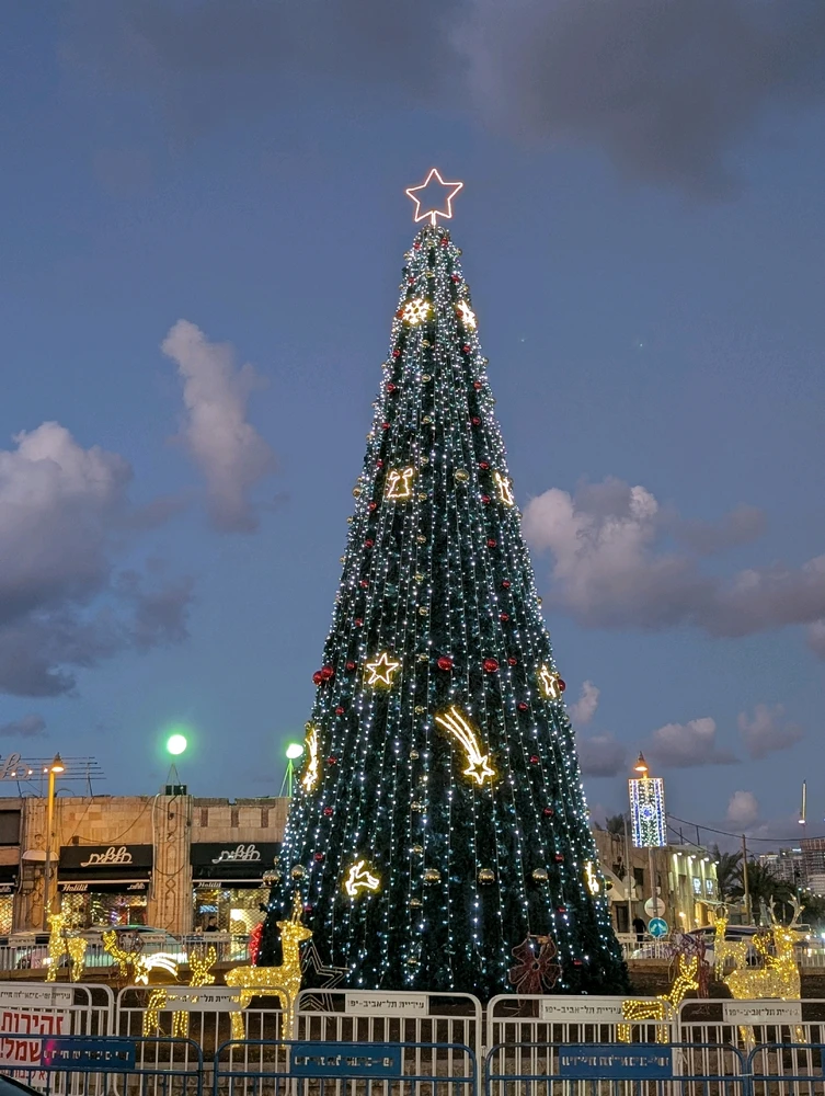GIF uploaded by Aviv