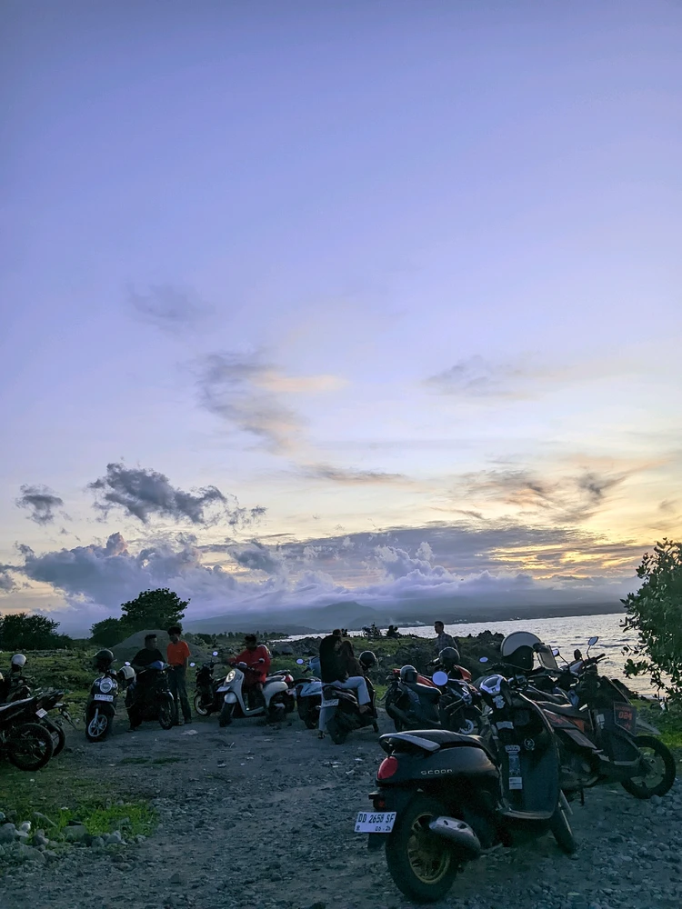 GIF diunggah oleh Sani