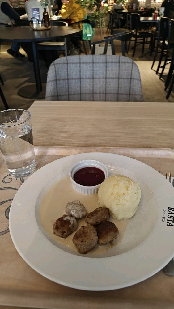 Bild uppladdad av Freden