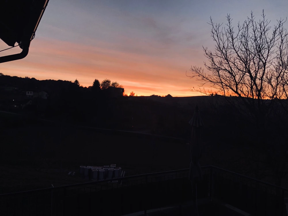 Si za sprehod po okolici, rada opazuješ sončni zahod?