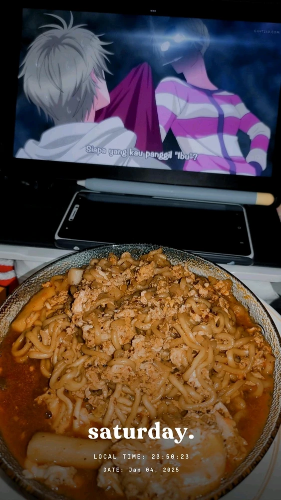 GIF diunggah oleh 𝚅𝙴𝙻𝙾𝚄𝚁𝙸𝚇