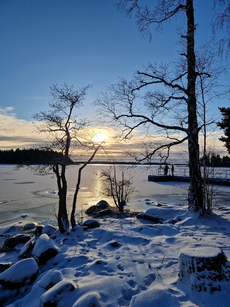GIF gi-upload ni Aurora