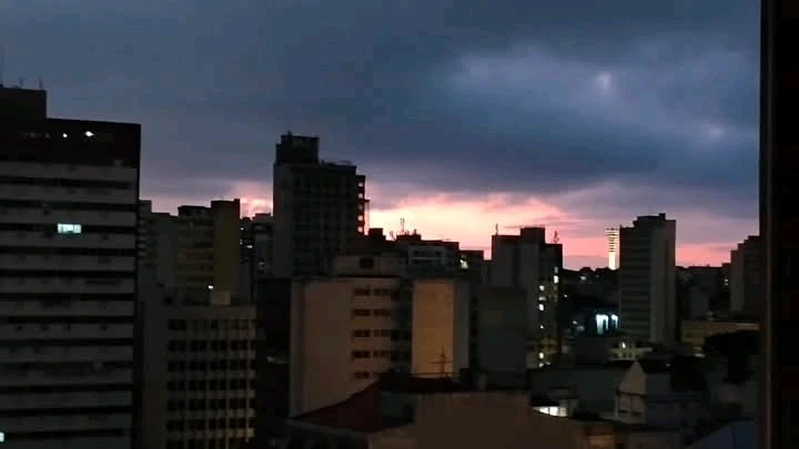 GIF tso los ntawm profMaximvs