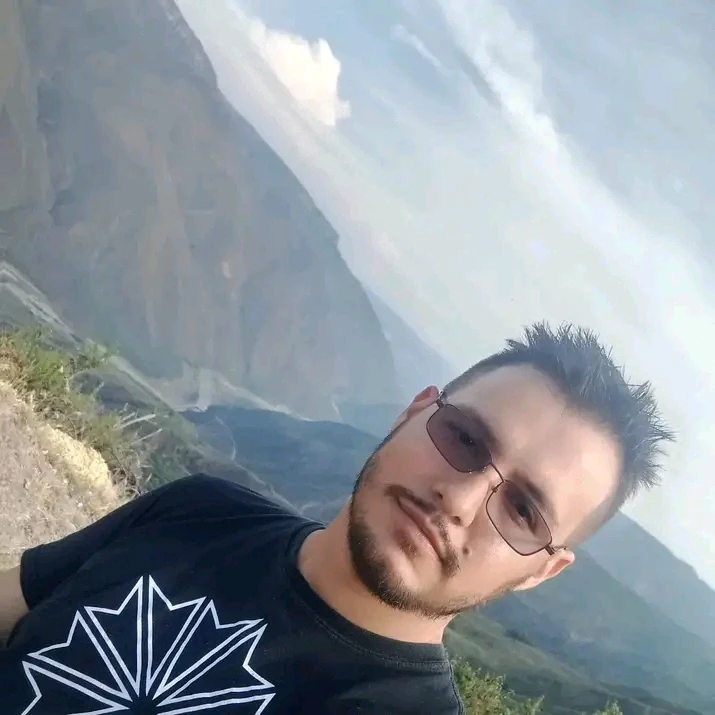 I-upload ni Daniel Buitrago ang larawan