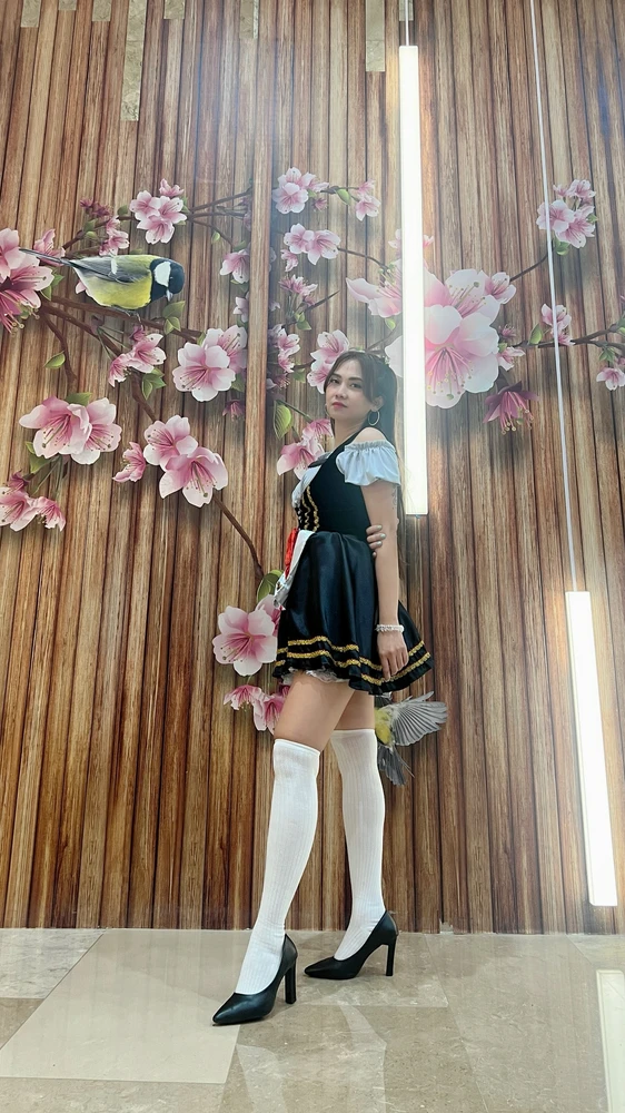 I-upload ni Johanna Ruth ang larawan