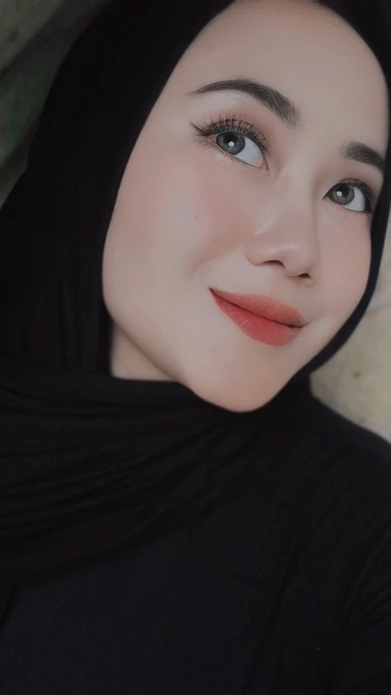 GIF uploaded by Juli