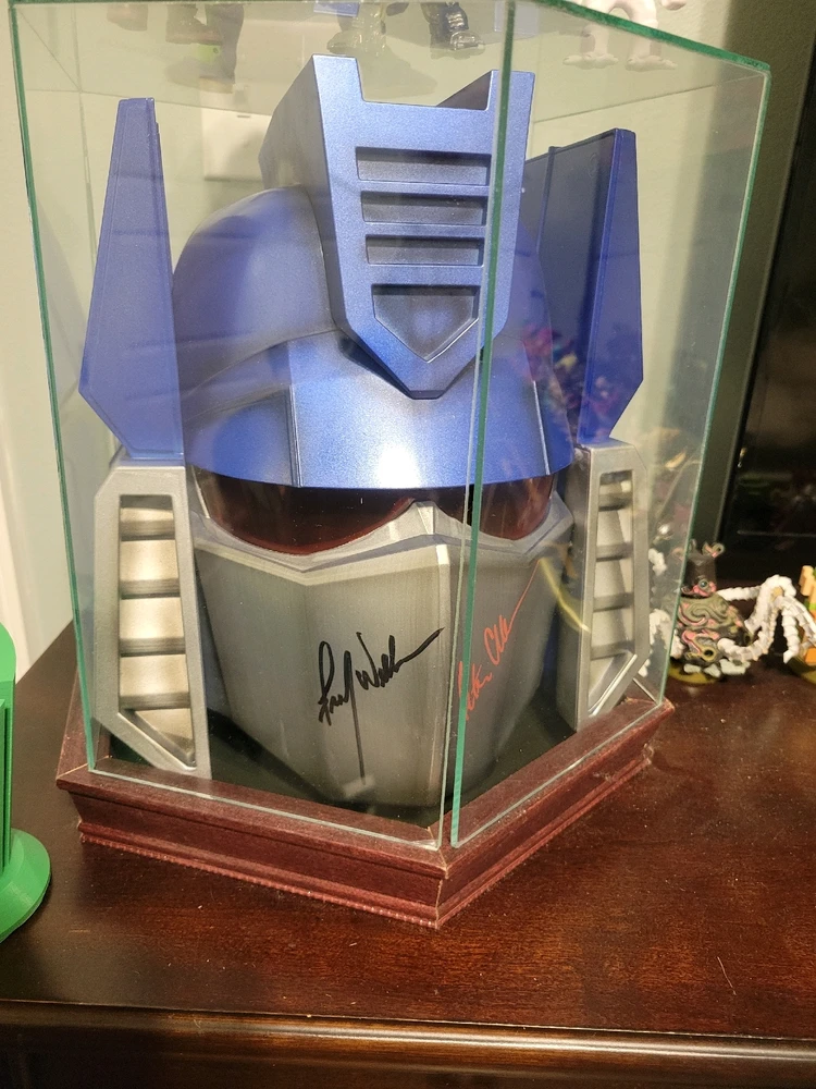 Soundwave head signed by Peter Cullen and Frank Welker
