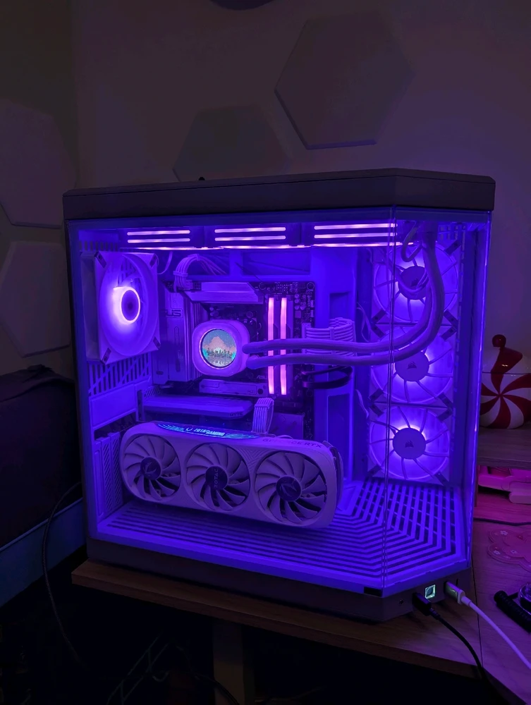 GIF uploaded by Aurora