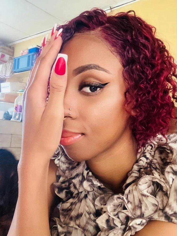 GIF tso los ntawm Rachael