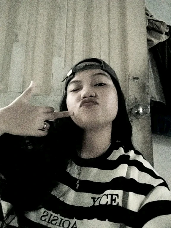 GIF uploaded by Leslie