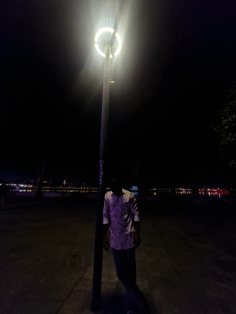 GIF gi-upload ni Aman Malek