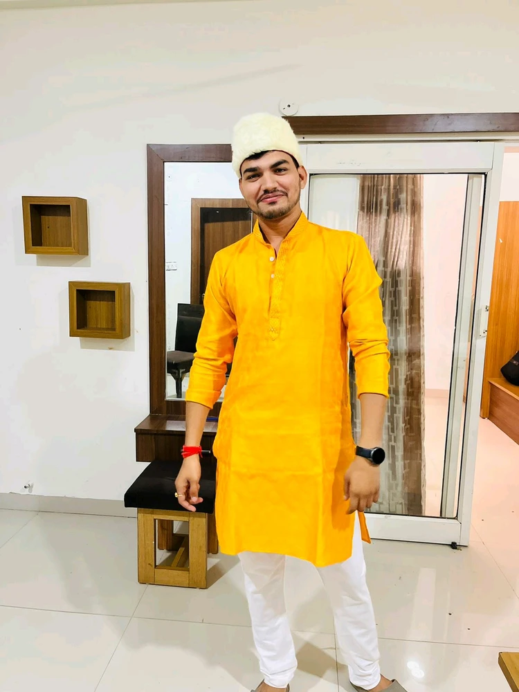 Yellow isn't just a colour,
It's a mood 🌞