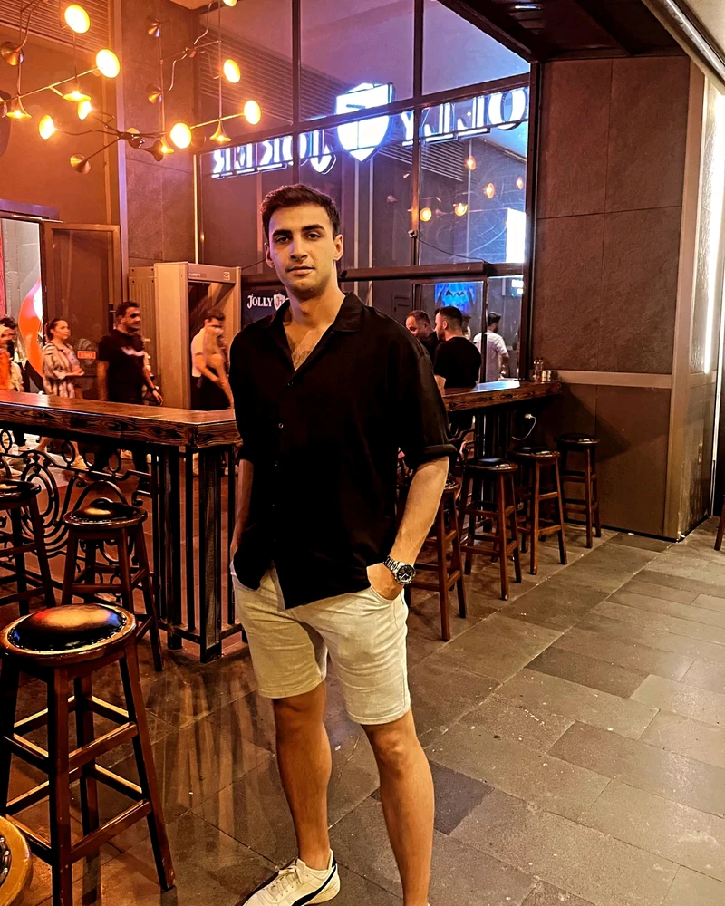 Hangover tarafından yüklenen GIF