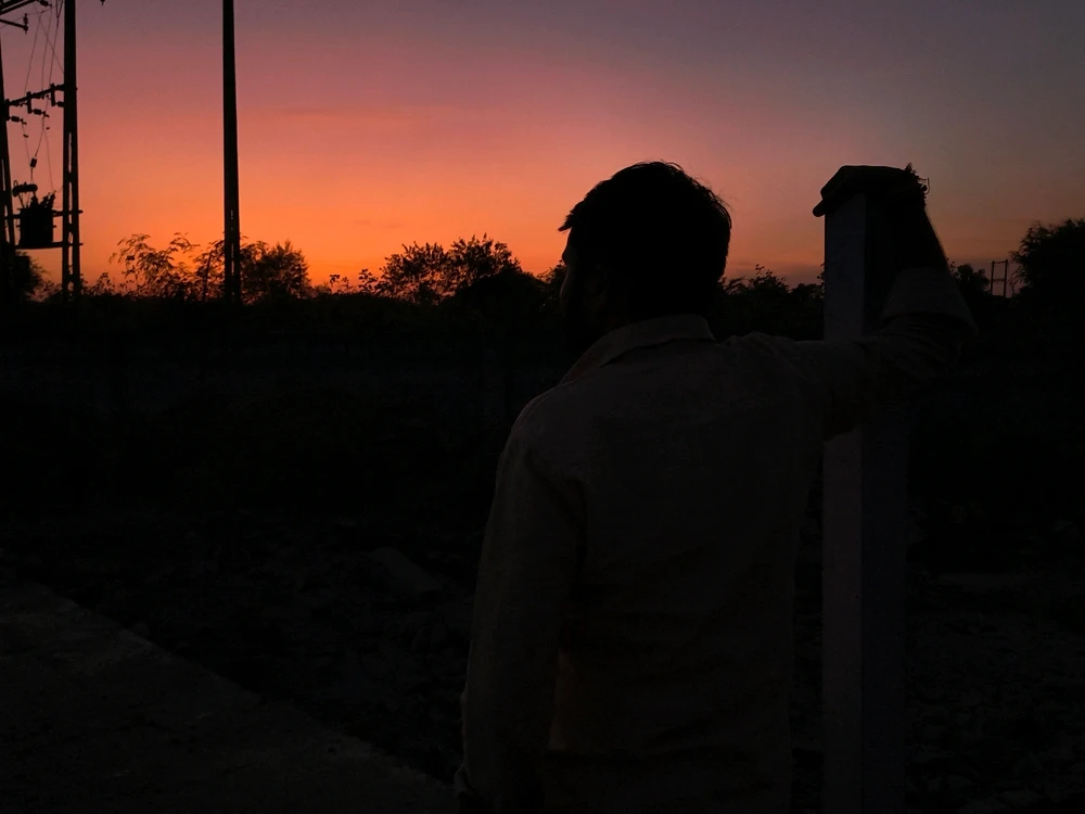 GIF tso los ntawm Saurabh sharma