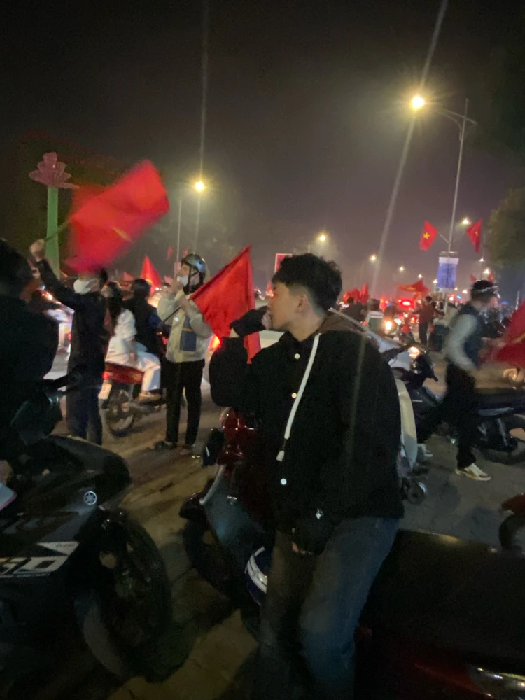 GIF được Nguyễn Trí Hiếu tải lên