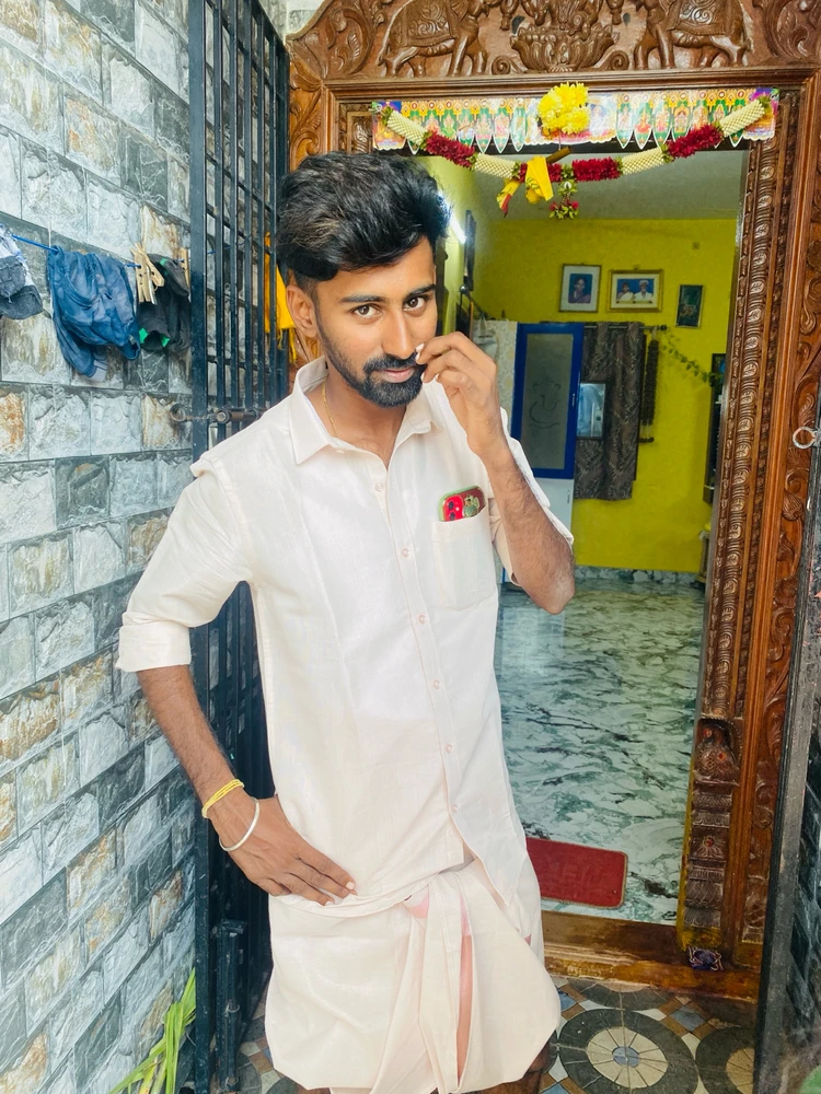 GIF na in-upload ni Dinesh