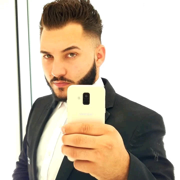 GIF încărcat de Cristian