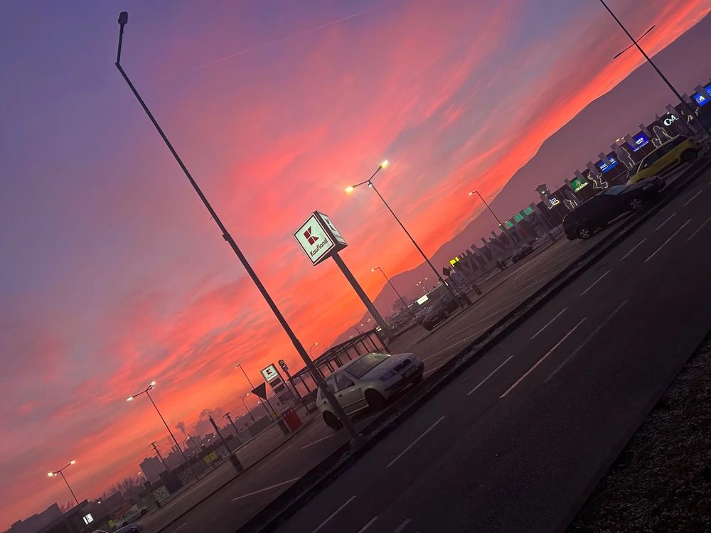 GIF nahral Emina
