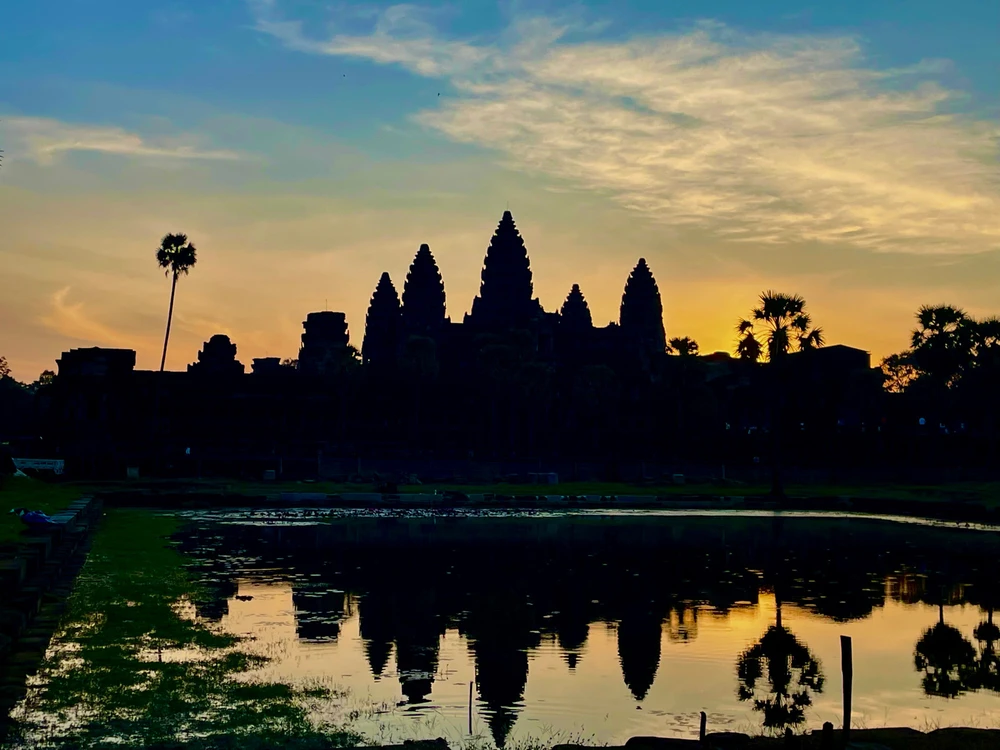 GIF uploaded by Leslie