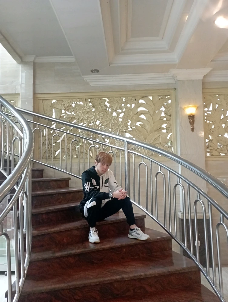 GIF uploaded by Kent