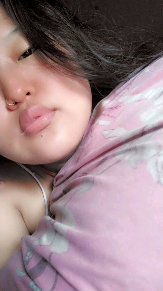 GIF tso los ntawm Simran