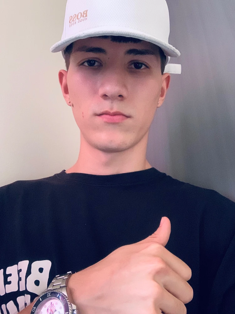 GIF được Daniel tải lên