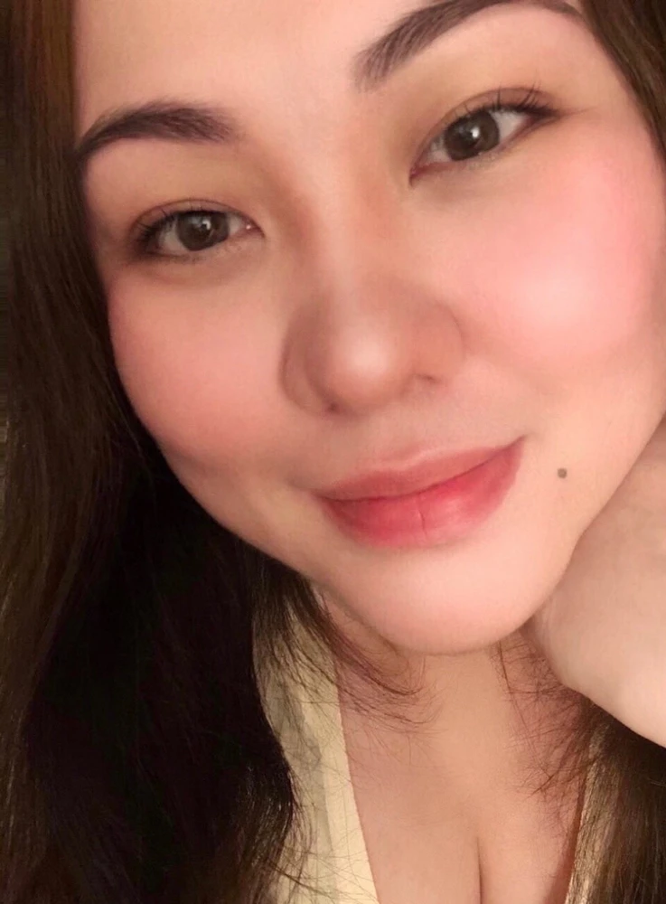 GIF na in-upload ni Pauline
