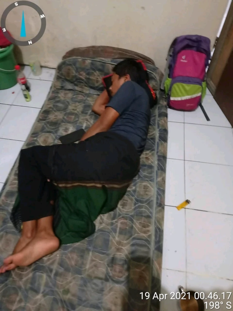 GIF diunggah oleh Yana