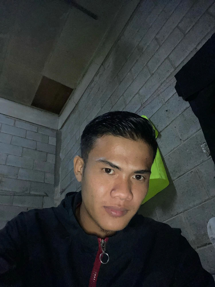 GIF dimuat naik oleh 萨姆苏尔·萨利姆